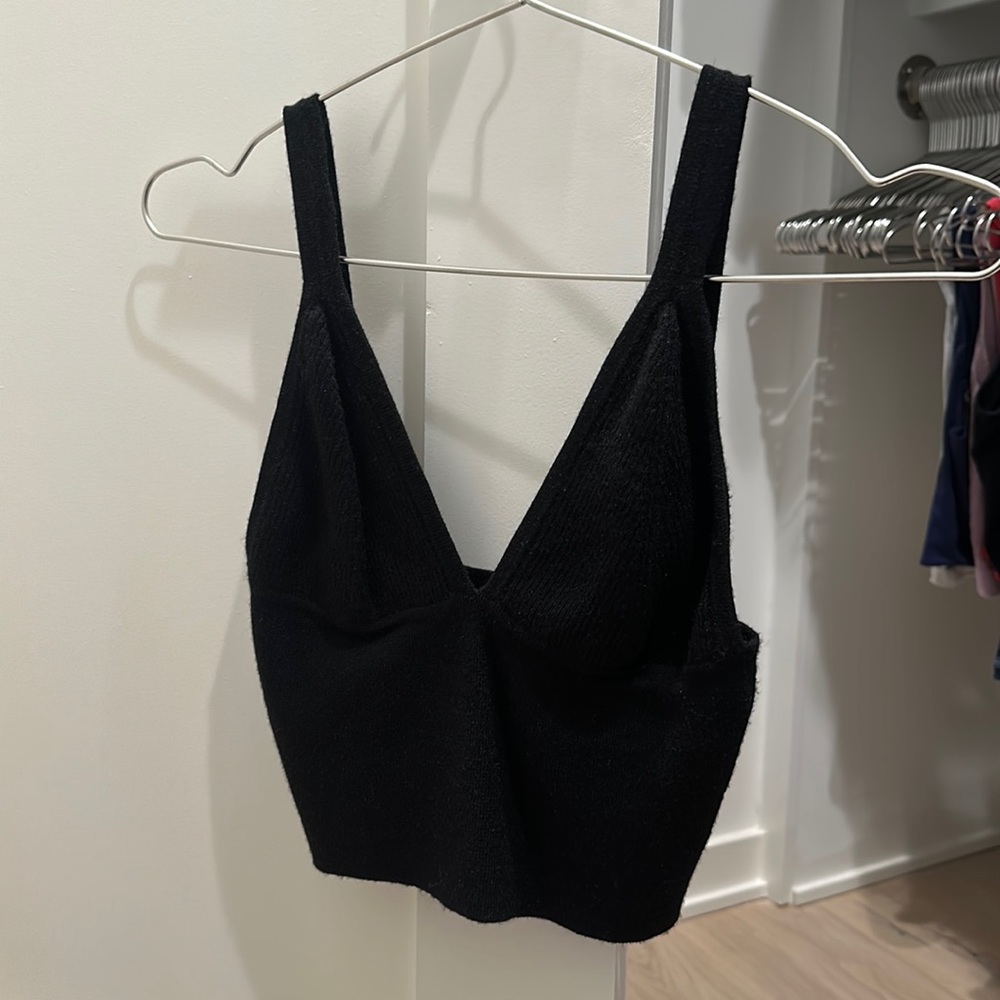 Black knit V-neck tank
